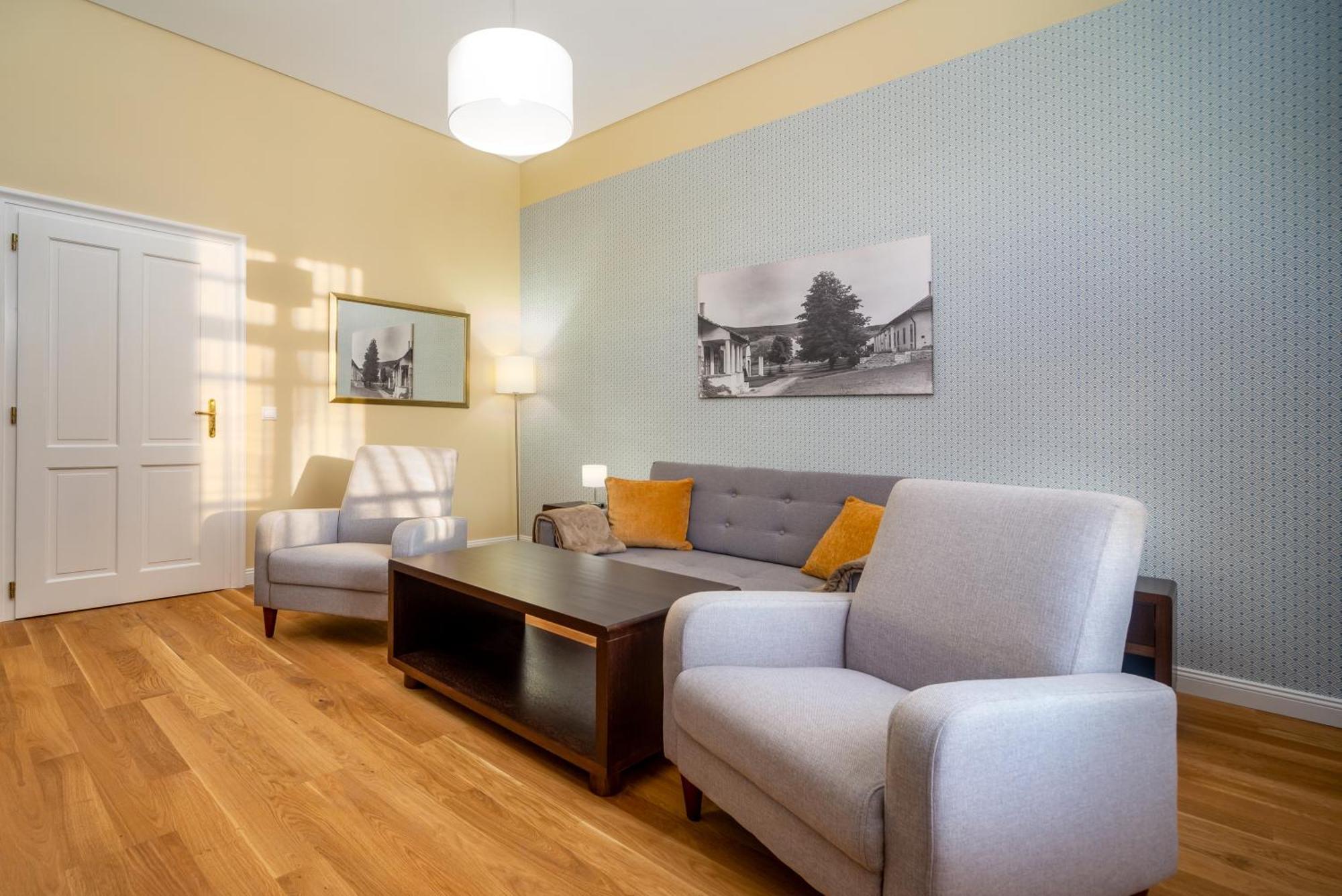 Apartment Kastely Ueduelohaz, Karolyi-kastely Fuezerradvany *