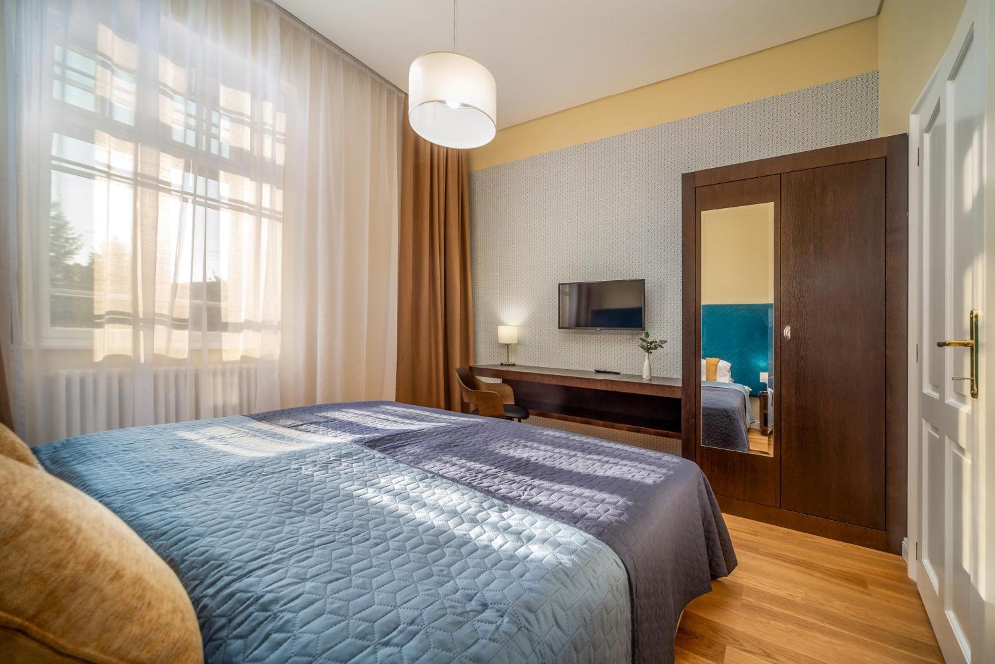 Kastely Ueduelohaz, Karolyi-kastely Fuezerradvany Apartment *